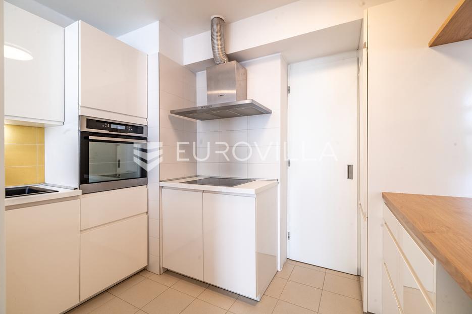 Apartmán Na predaj -  Maksimir
