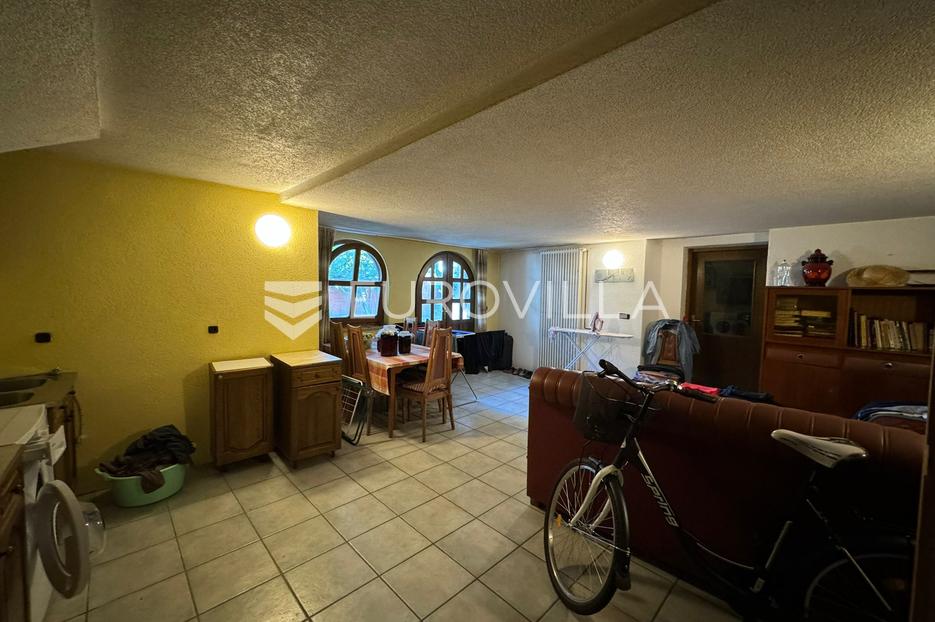 House For sale - Osječko-baranjska Đakovo