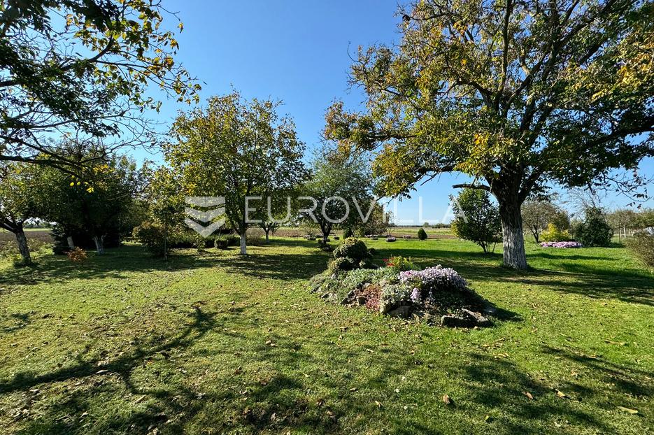 House For sale - Osječko-baranjska Đakovo