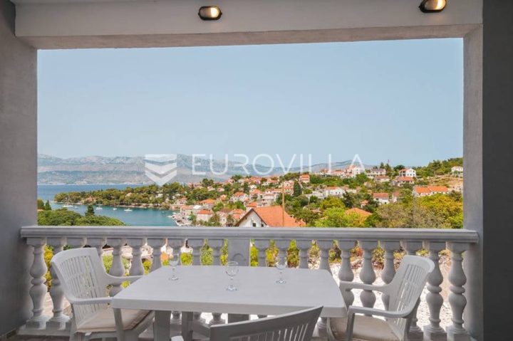 Maison à vendre 600 m² – Splitska