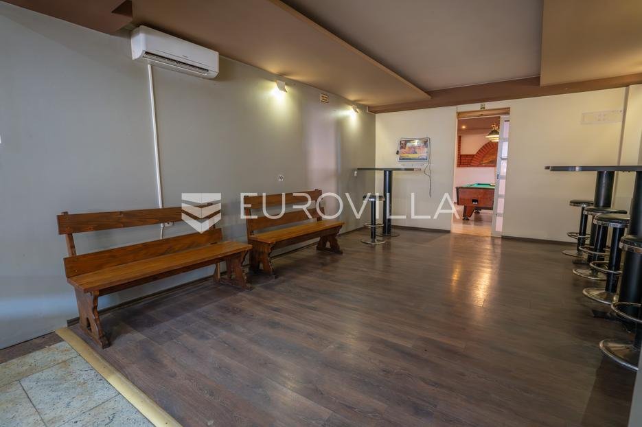 Commerciale Da affittare - Požeško-slavonska Požega
