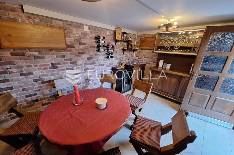 Casa In vendita - Karlovačka Netretić