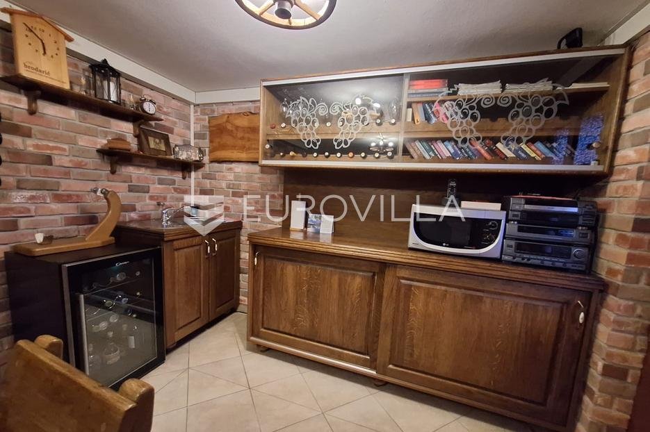 Casa In vendita - Karlovačka Netretić
