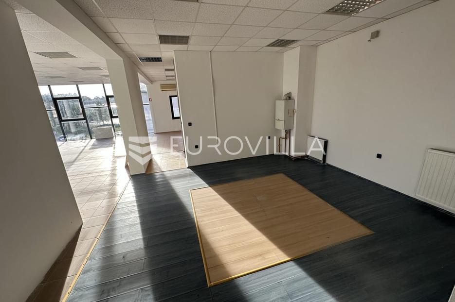 Poslovni prostor Na prodaju -  Vukovar