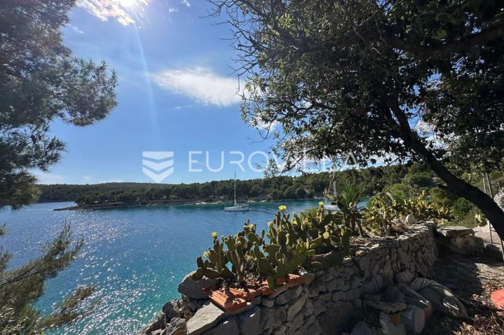 Parcela na predaj 2380 m² – Milna