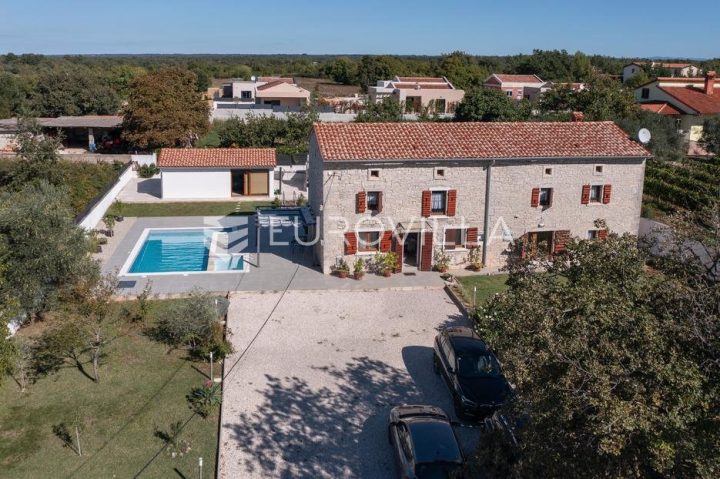 Haus zu verkaufen 200 m² – Čabrunići
