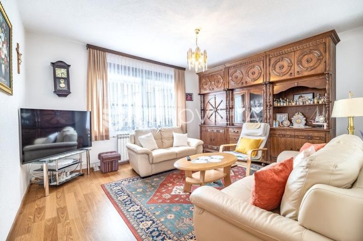 Dům na prodej 242 m² – Kozari Put