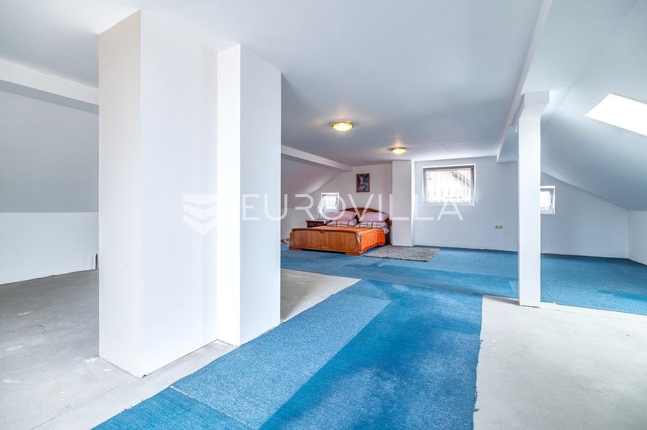 Maison À vendre - Grad Zagreb Peščenica - Žitnjak