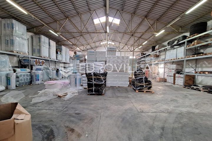 Poslovni prostori na predaj 3800 m² – Ilovac