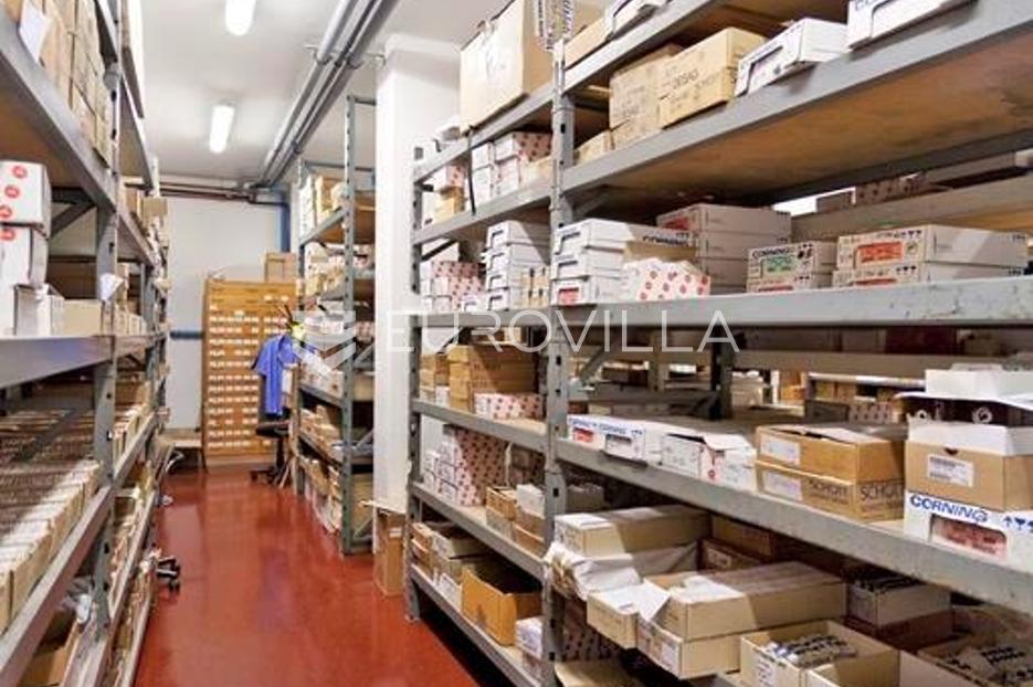 Lokal użytkowy Na sprzedaż -  Samobor - Okolica