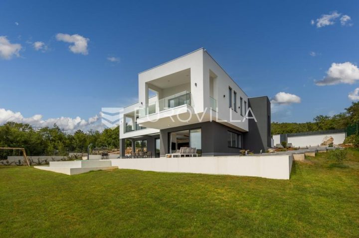 Haus zu verkaufen 297 m² – Kostrena Sveta Lucija