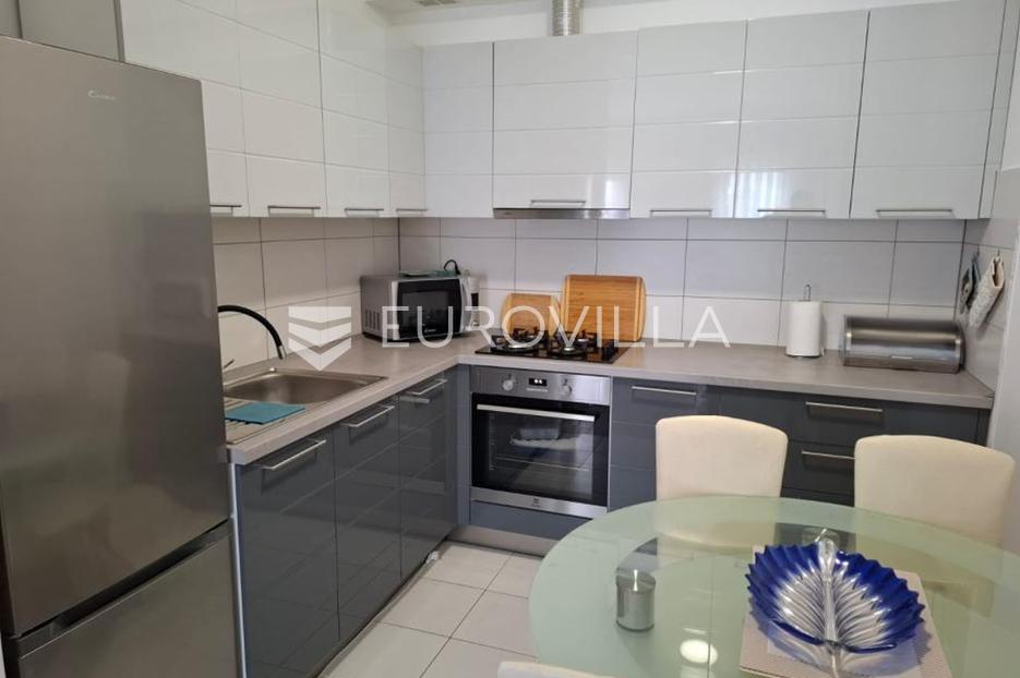 Flat For sale -  Pula