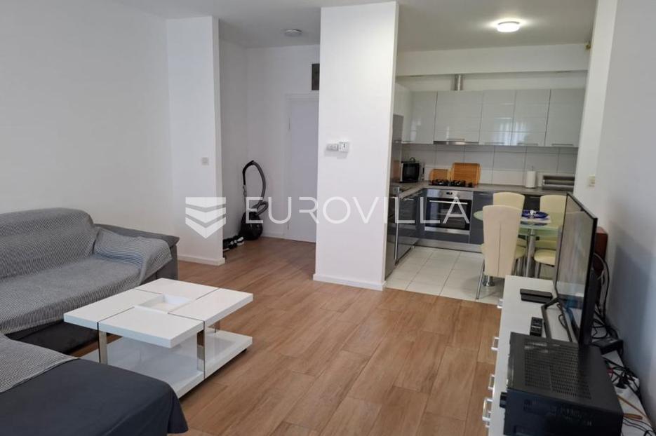 Flat For sale -  Pula
