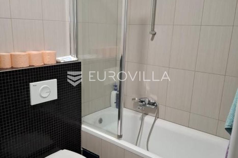 Flat For sale -  Pula