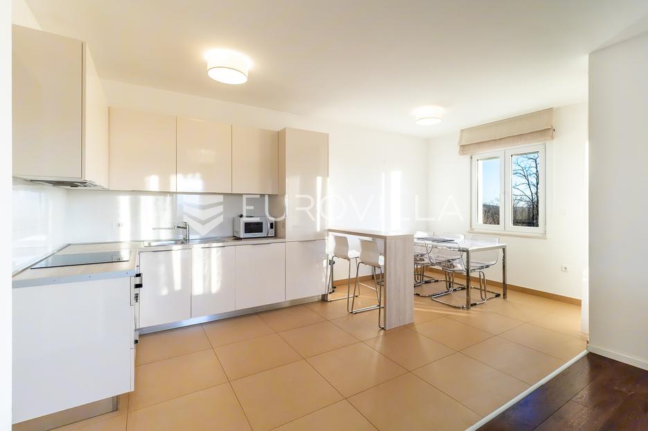 Apartmán Na predaj - Primorsko-goranska Viškovo - foto 2/8