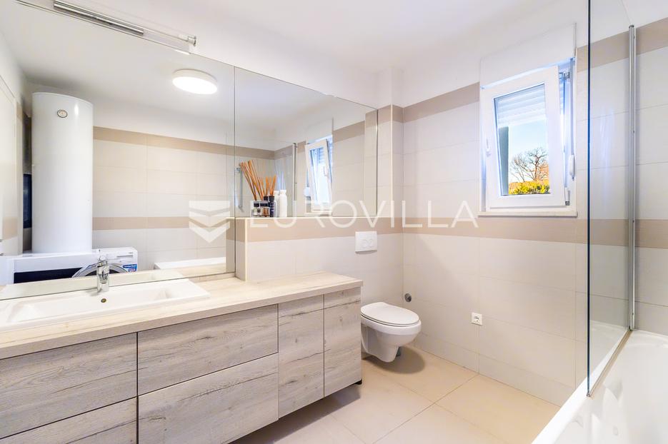 Apartmán Na predaj - Primorsko-goranska Viškovo