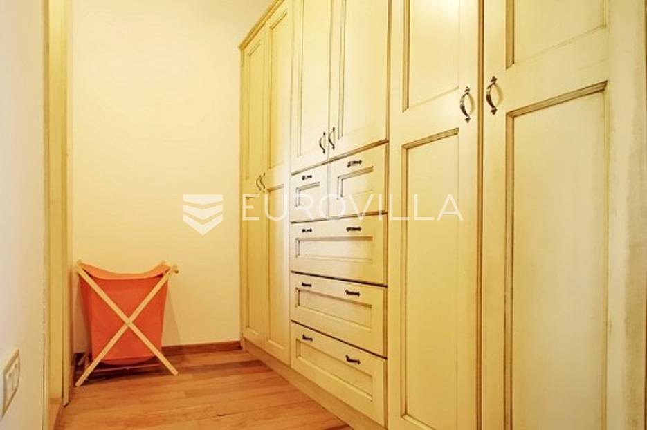 Haus Zu verkaufen -  Sveti Lovreč