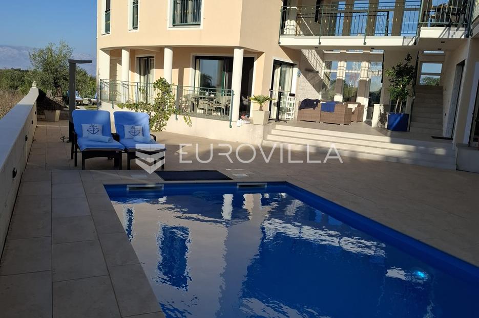 House For sale -  Nin
