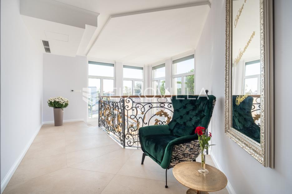 House For sale -  Nin