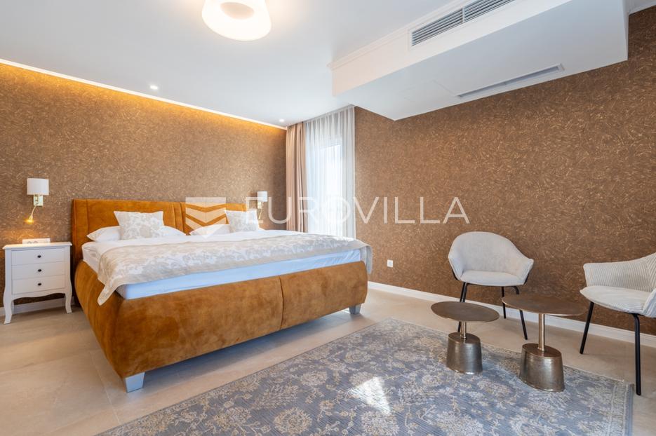 House For sale -  Nin