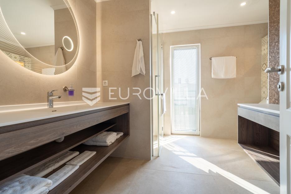 House For sale -  Nin