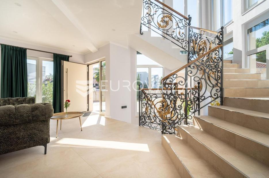 House For sale -  Nin