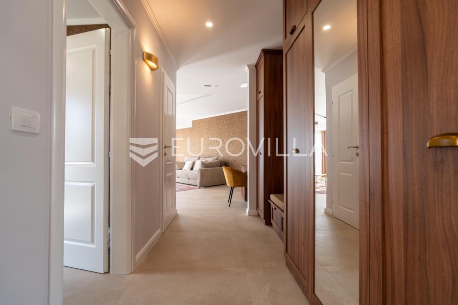 House For sale -  Nin