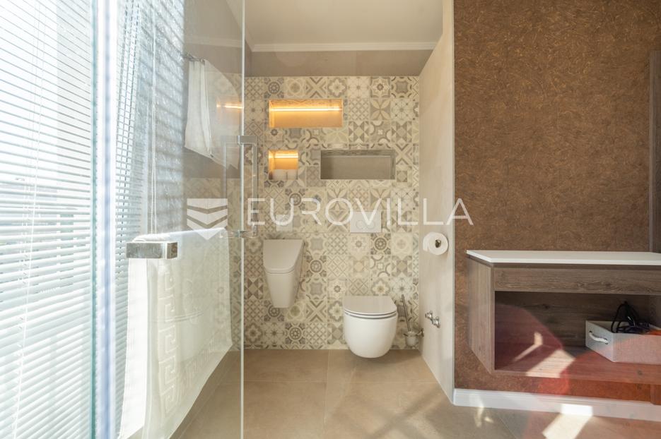 House For sale -  Nin