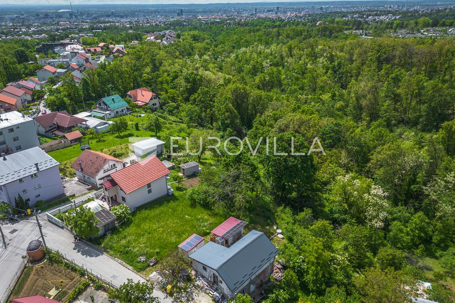 Działka Na sprzedaż -  Maksimir