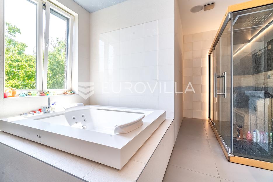 Apartmán Na prodej -  Donji Grad