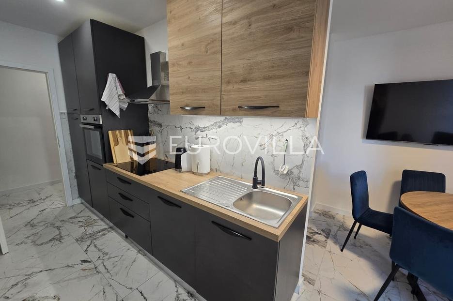 Flat For sale - Splitsko-dalmatinska Split - foto 2/13