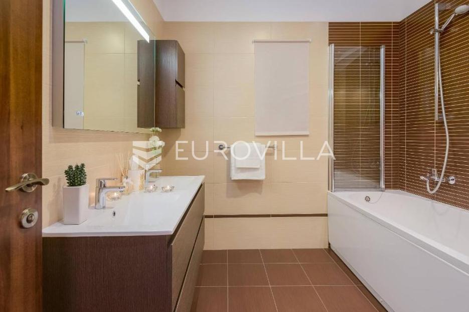 Maison À louer - Splitsko-dalmatinska Kaštela