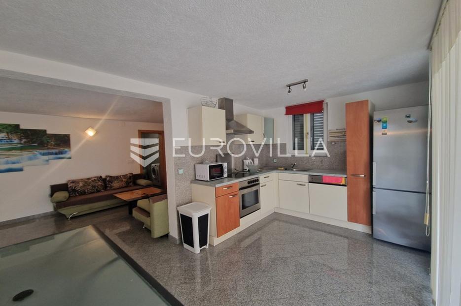 House For sale -  Vir