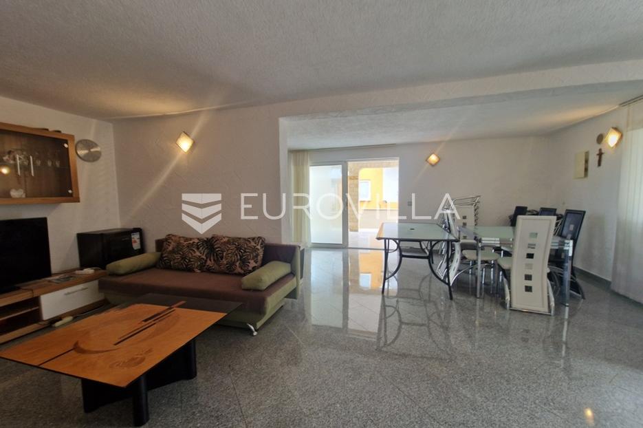 House For sale -  Vir