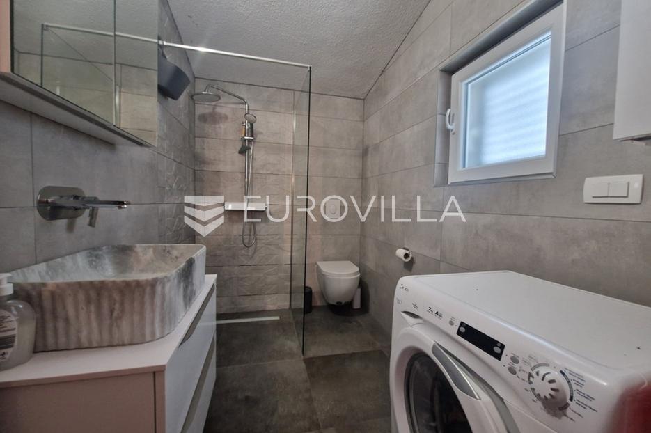 House For sale -  Vir