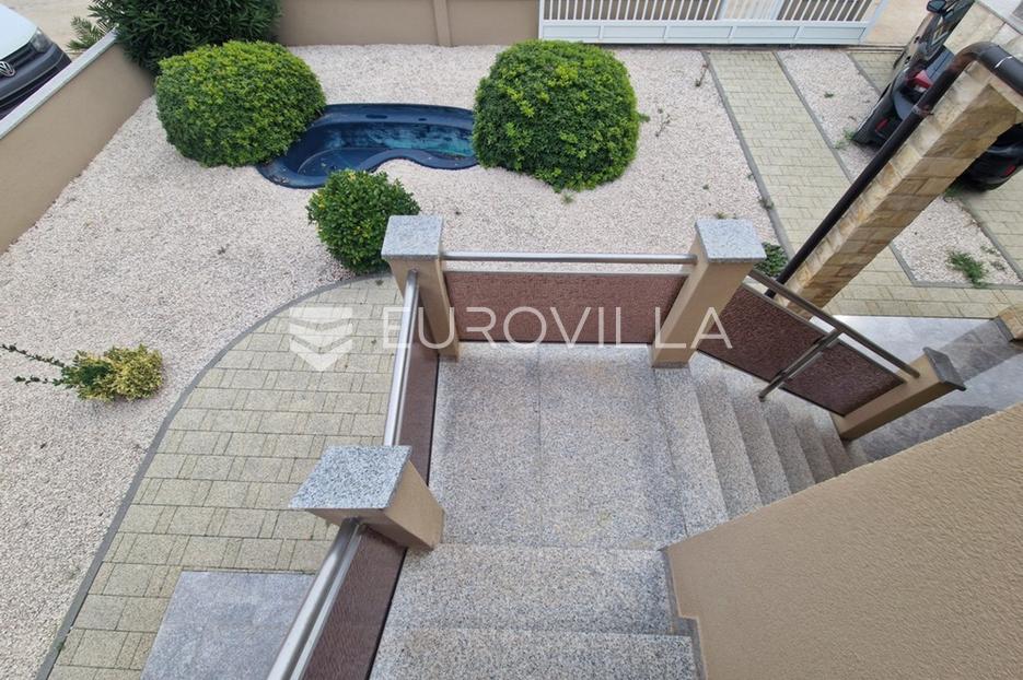 House For sale -  Vir