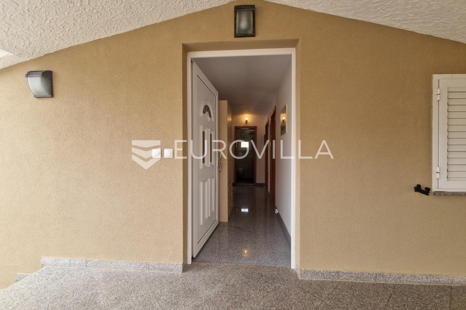 House For sale -  Vir