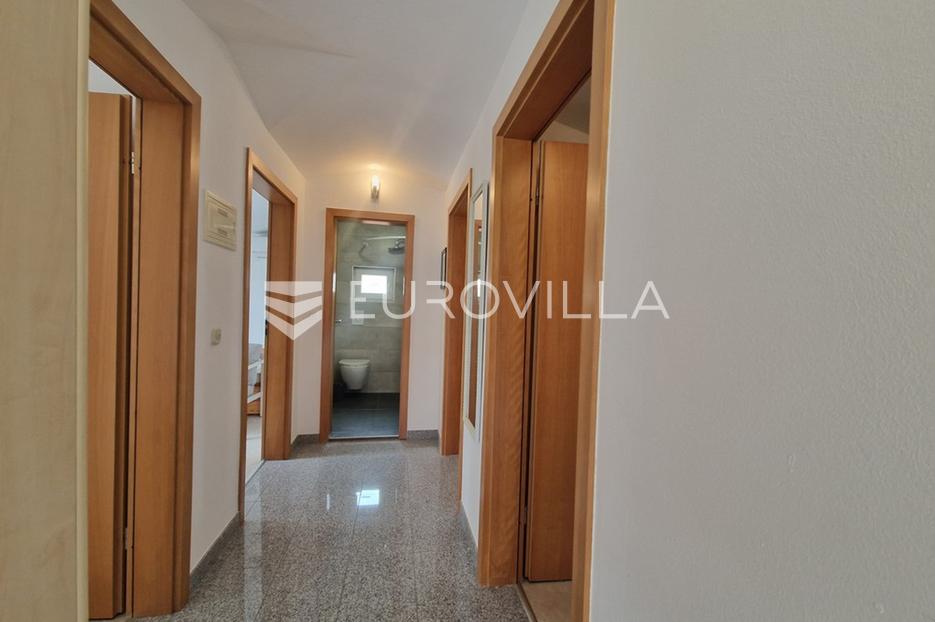 House For sale -  Vir