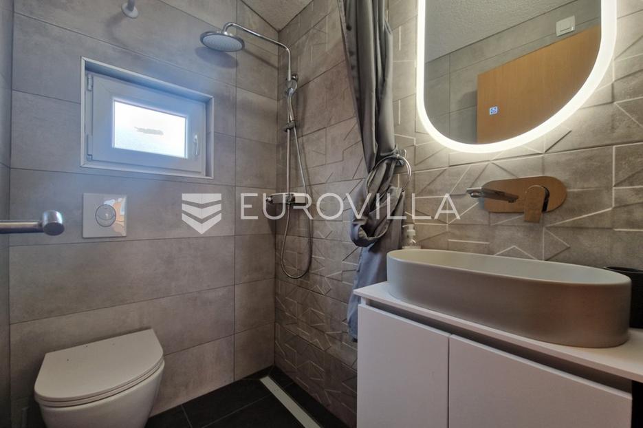 House For sale -  Vir