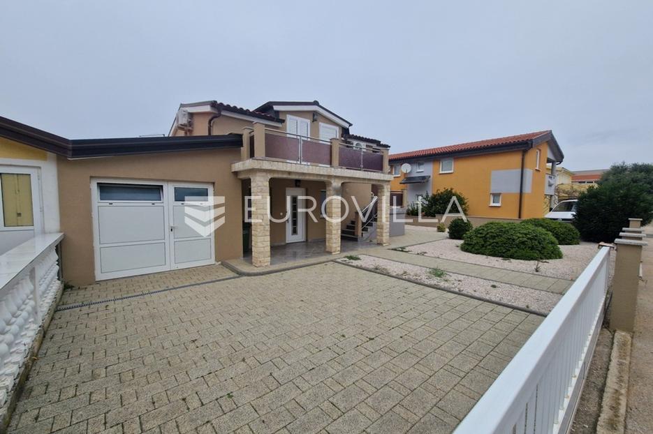 House For sale -  Vir