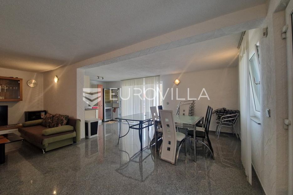 House For sale -  Vir