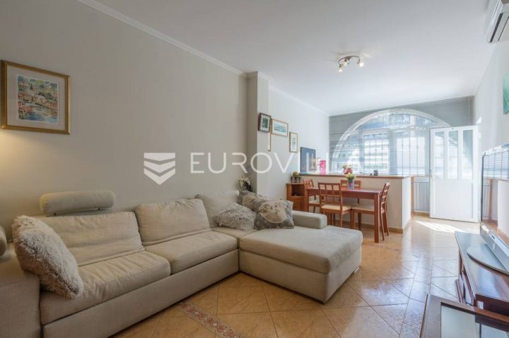 Mieszkanie na sprzedaż 89 m² – Rovinj