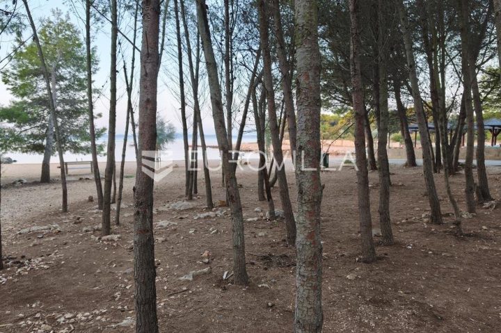Pozemok na predaj 664 m² – Vir
