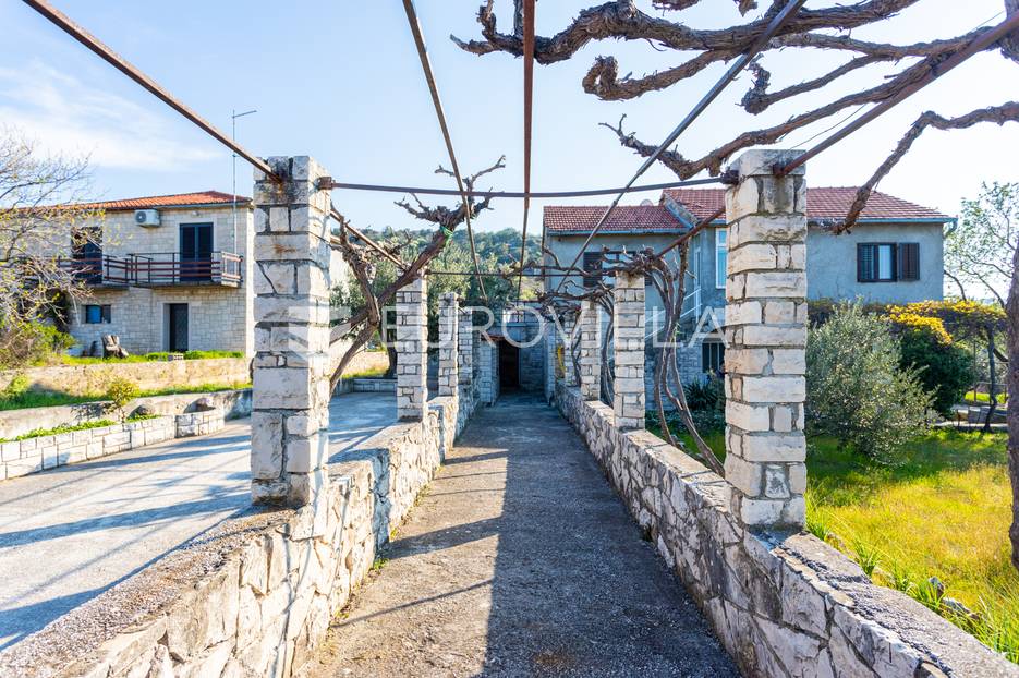 Kuća Na prodaju -  Nerežišća