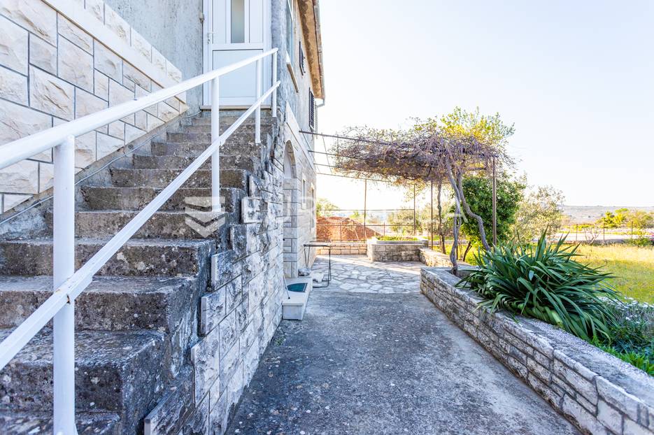 Kuća Na prodaju -  Nerežišća