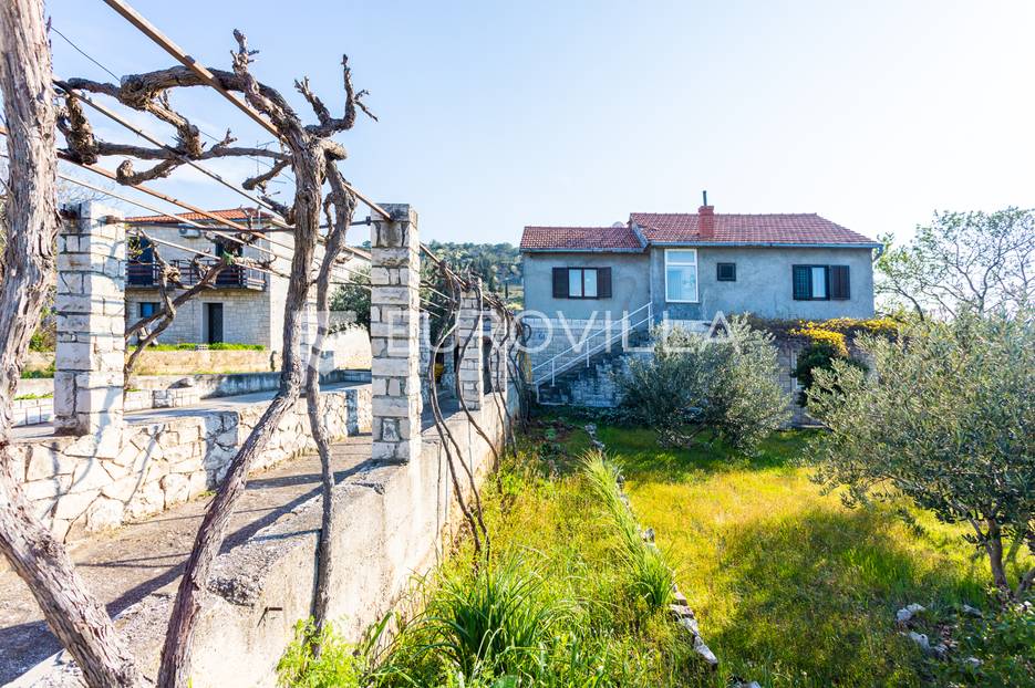 Kuća Na prodaju -  Nerežišća