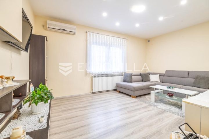 Kuća na prodaju 222 m² – Vrapče