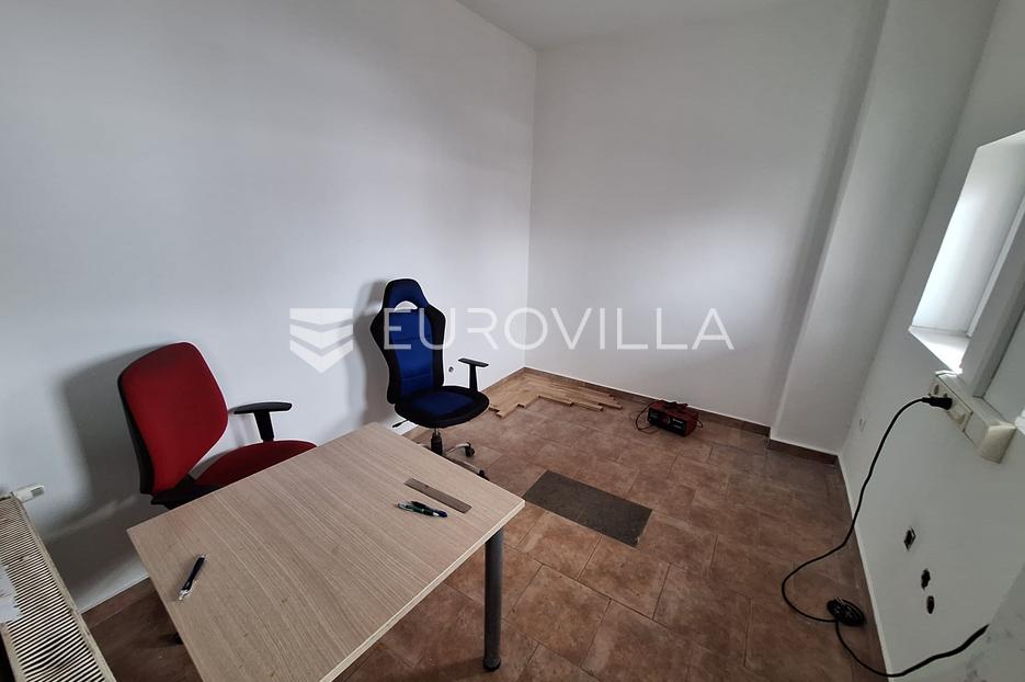 Poslovni prostor Na prodaju -  Karlovac