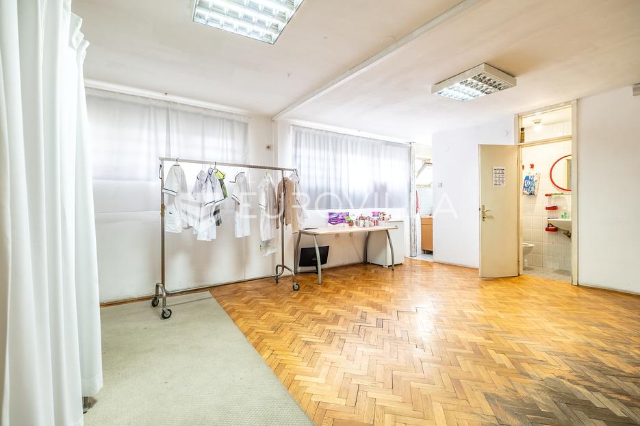 Lokal użytkowy Na sprzedaż -  Maksimir