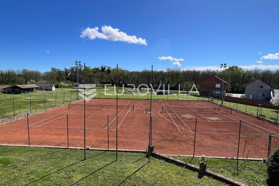Lokal użytkowy Na sprzedaż -  Vukovar